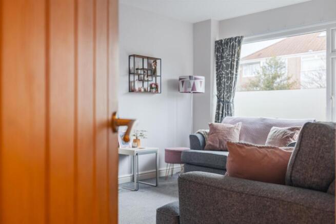 49 Carlton Close-22.jpg