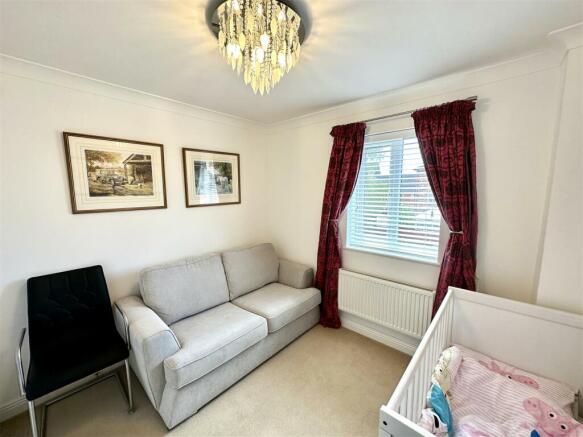 BEDROOM 4