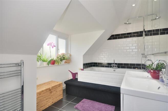 En-Suite Bathroom
