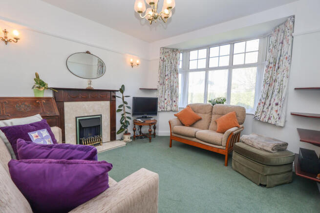 Grand Avenue, Surbiton photo 4