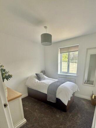 3 bed Terraced to rent Image 4