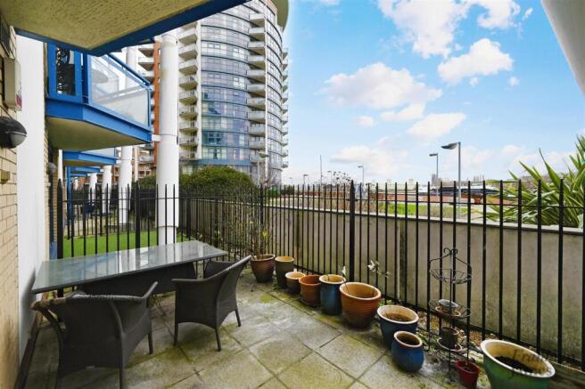 Apollo-Building (6).JPG