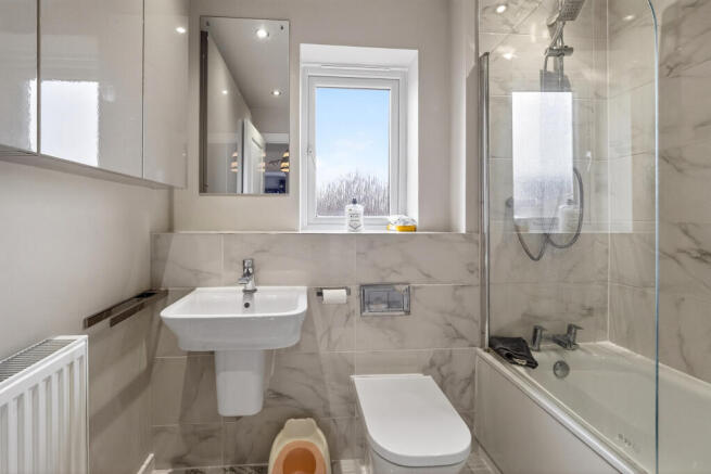 4 bed Detached for sale Image 12