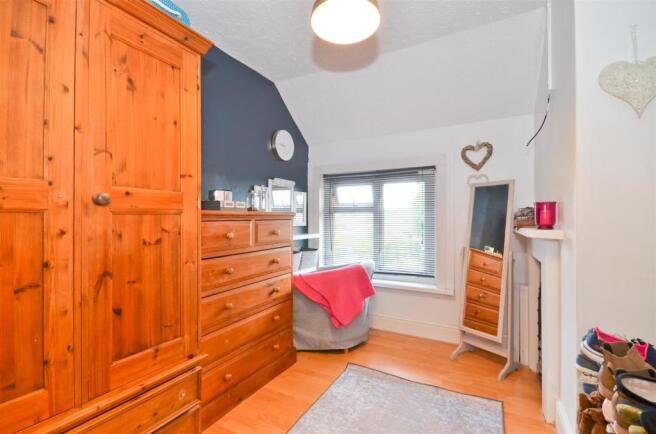 Bedroom 2.JPG