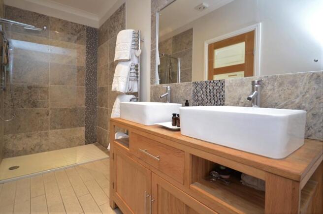 Master En-Suite