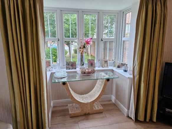 4 bed Detached for sale Image 8