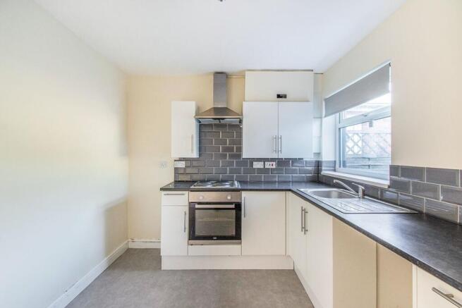 2 bed Terraced to rent Image 6