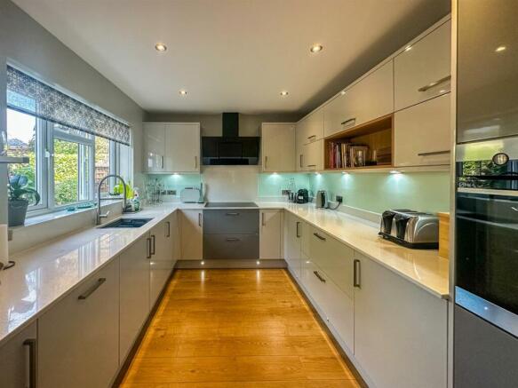 BREAKFAST KITCHEN