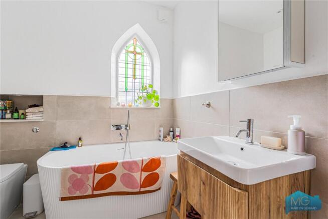 Netherleigh, 121 Hutton Grove, North Finchley, London, N12 photo 4