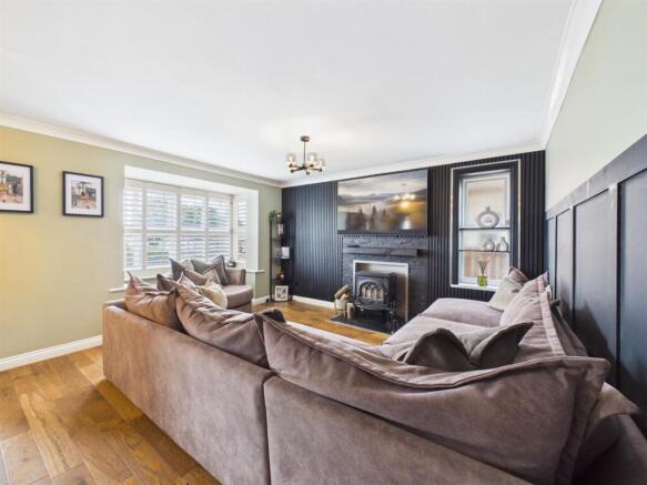 4 bed Detached for sale Image 12