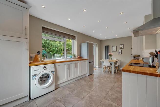 Dolman Close, Henbury Kitchen.jpg