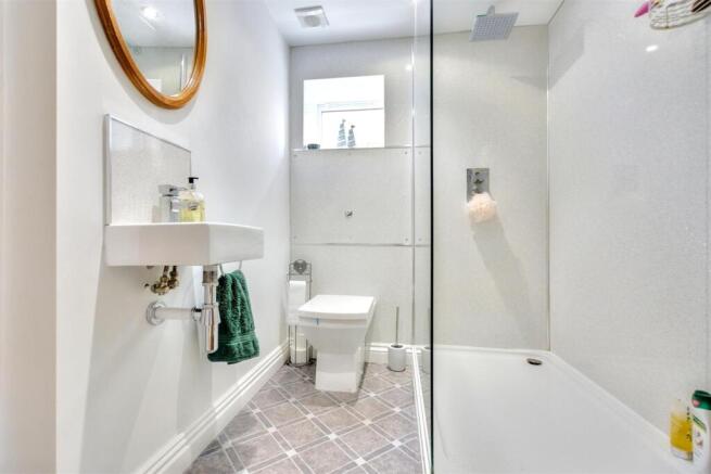 Downstairs Bathroom.jpeg