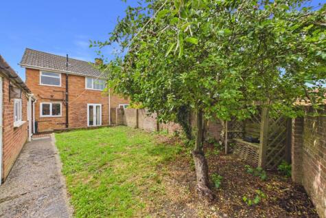 Acacia Grove, St. Neots, Cambridgeshire, PE19