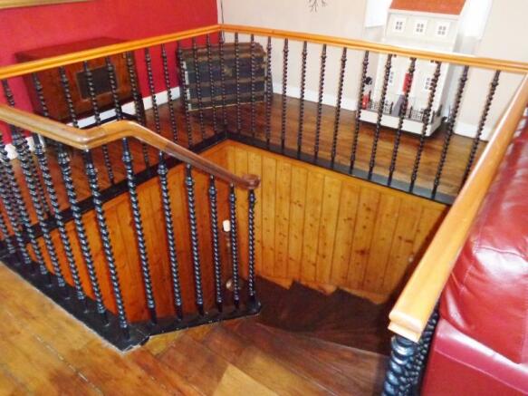 STAIR WELL