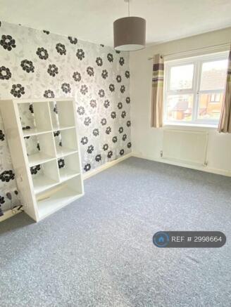 3 bed Semi-Detached to rent Image 4