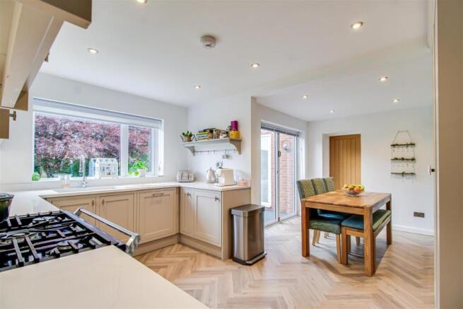 KITCHEN/DINER