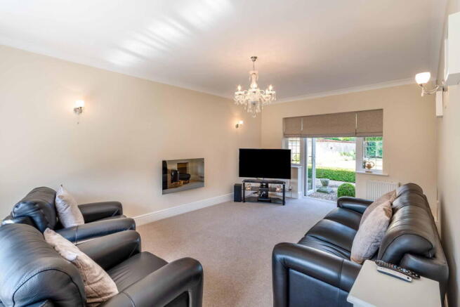 4 bed Detached for sale Image 6