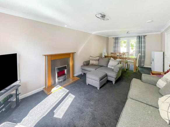 4 bed Detached for sale Image 5