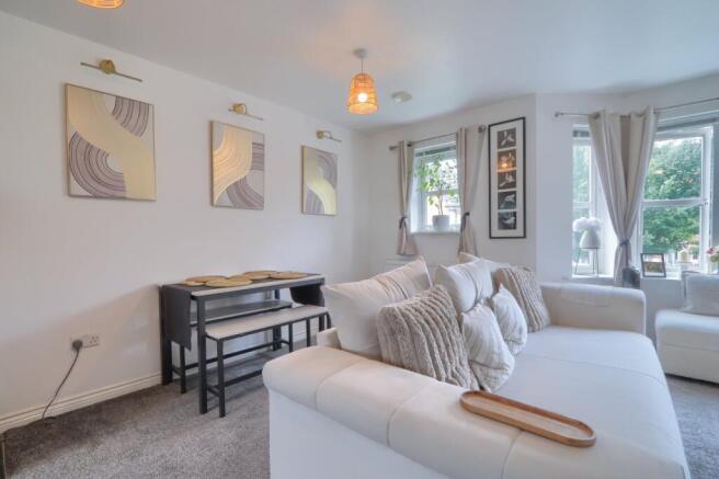 2 bed Flat for sale Image 6