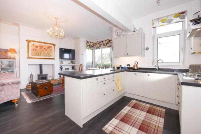 Living dining kitchen