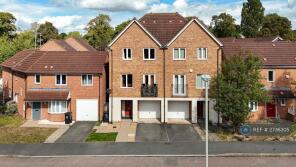 9, Austwick Close, Leicester LE4 0SJ