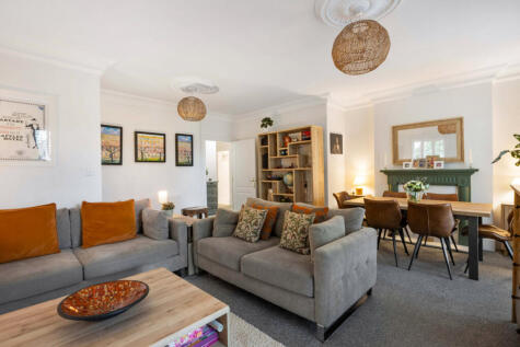 London Road, Cheltenham, GL52