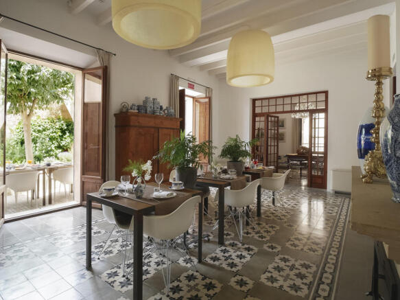 Dining (1)