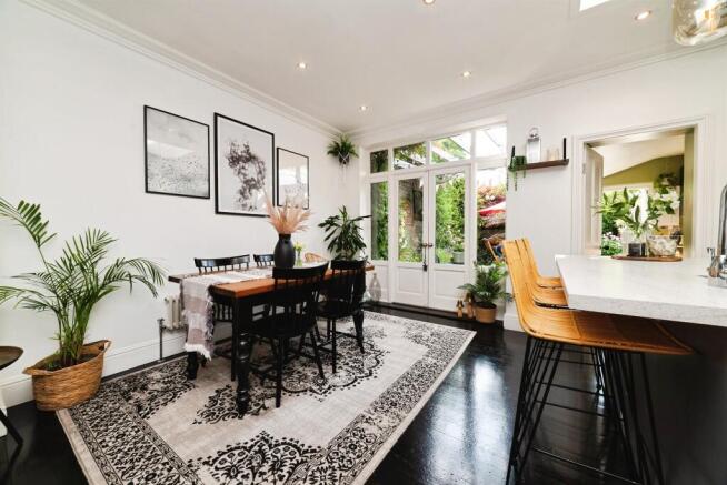 3 bed Semi-Detached for sale Image 10