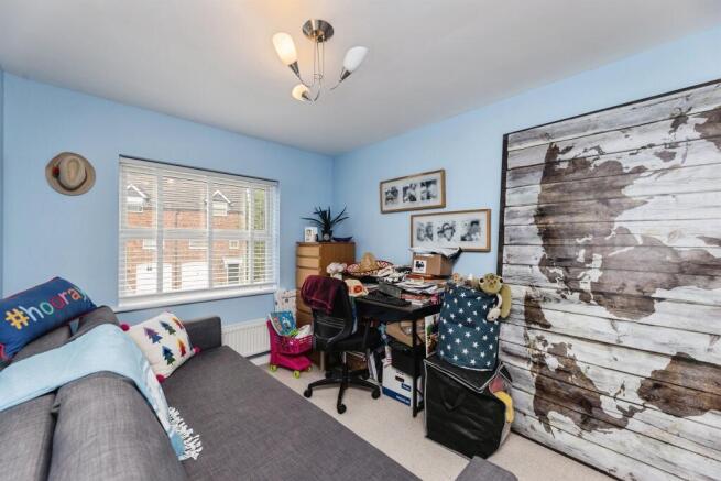 3 bed Terraced for sale Image 12