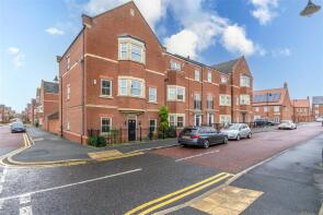 62, Featherstone Grove, Gosforth, Newcastle Upon Tyne NE3 5RJ