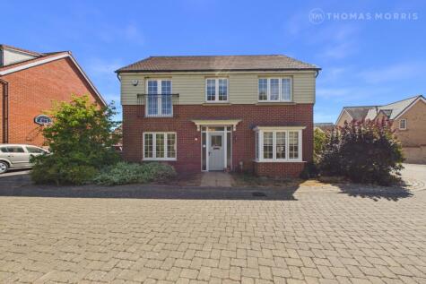 Field Gate Close, St. Neots, Cambridgeshire, PE19