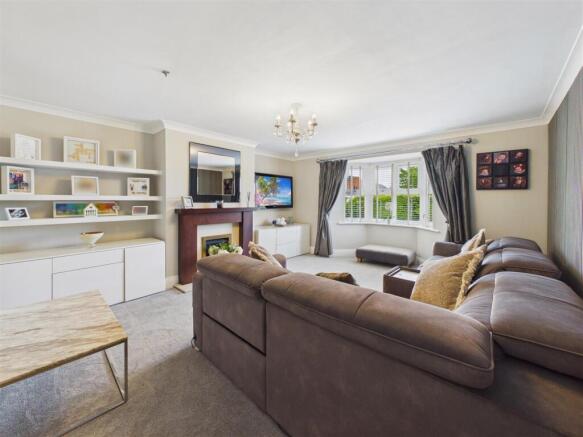 4 bed Detached for sale Image 4