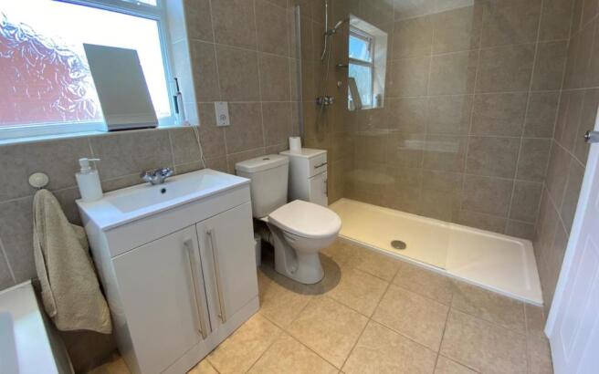 Shower Room.jpg
