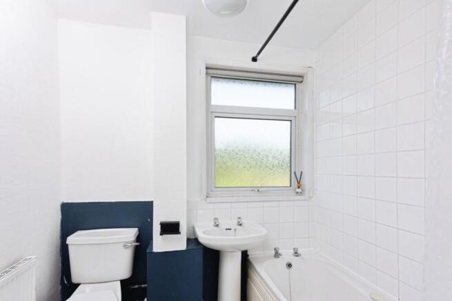 3 bed Semi-Detached for sale Image 12