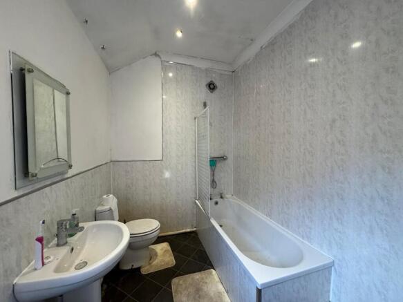 2 bed Terraced for sale Image 6