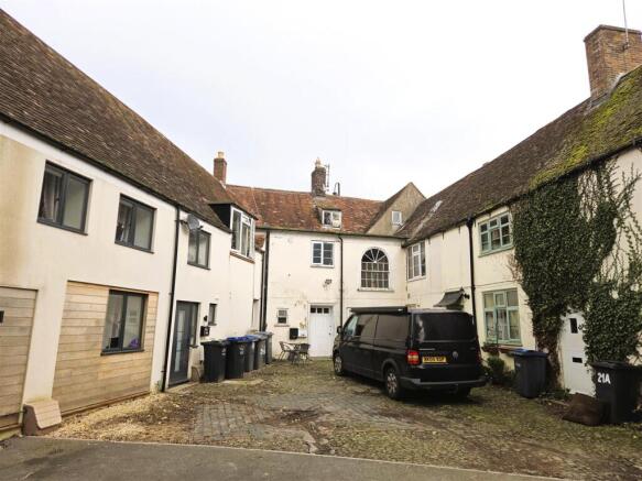 25 High Street - Rear.jpg