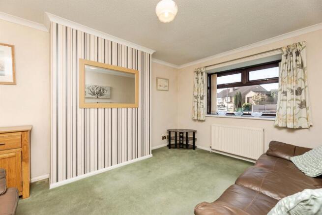 2 bed Semi-Detached Bungalow for sale Image 8