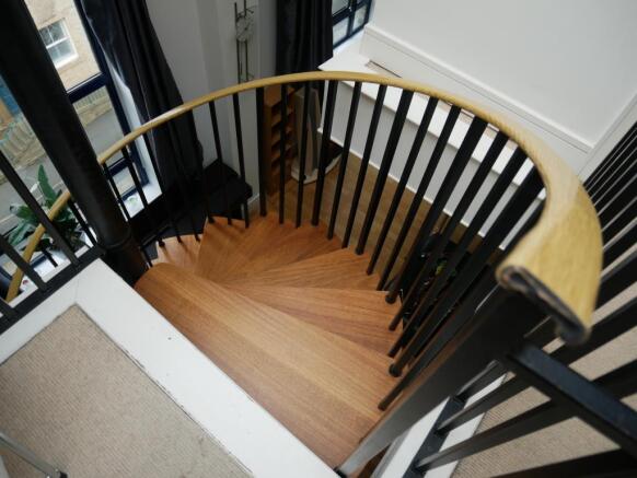 2 bed Apartment to rent Image 5