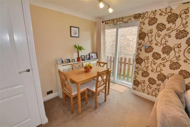 LOUNGE/ DINING ROOM
