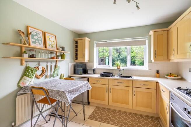 4 bed Detached for sale Image 6