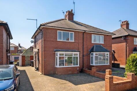 St John's Grove, Harrogate, HG1