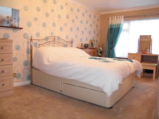 Dual Aspect Room