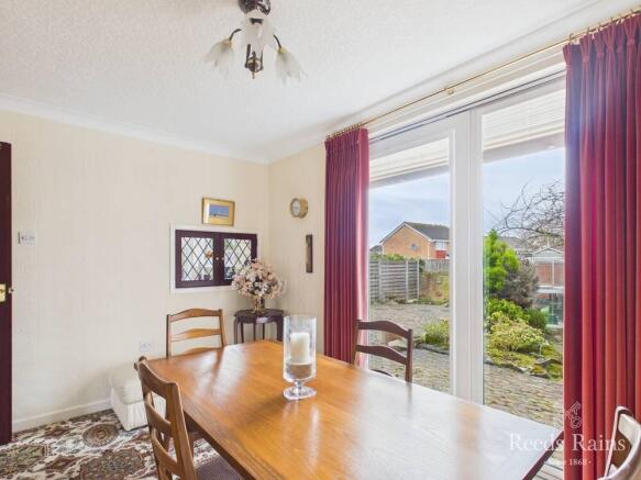 4 bed Detached for sale Image 7