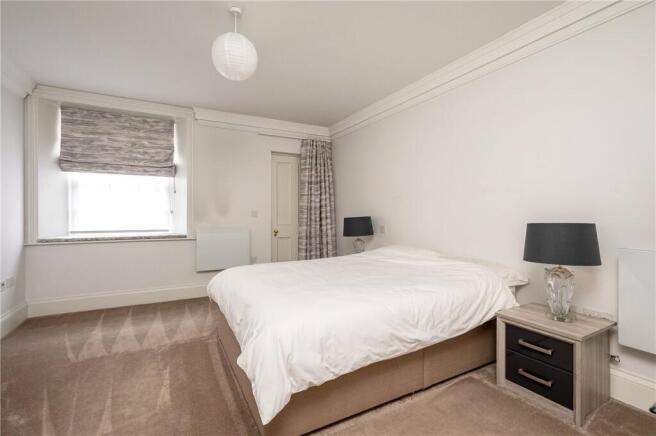 3 bed Apartment for sale Image 10