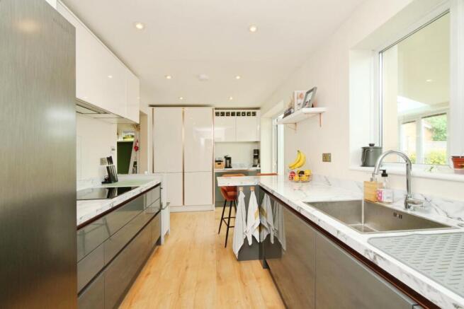 3 bed Detached for sale Image 8