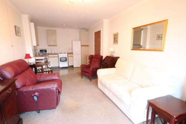 Lounge1.jpg