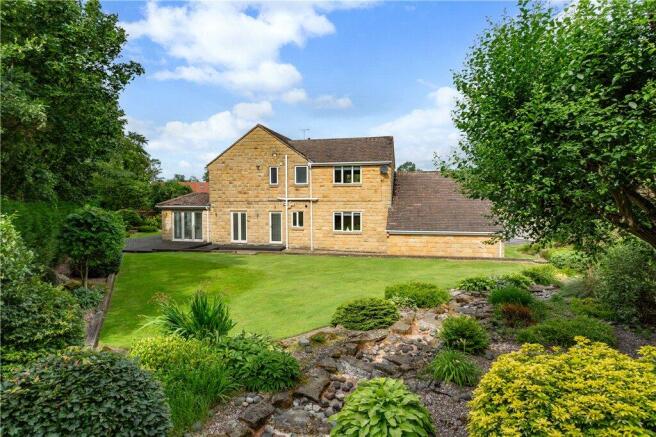 5 bed Detached for sale Image 3