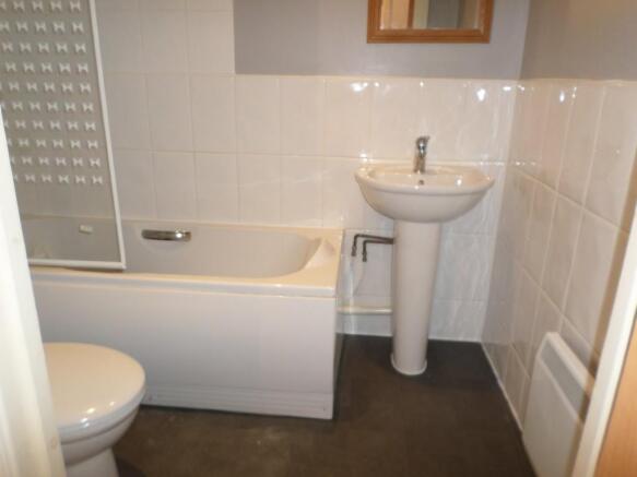 2 bed Apartment to rent Image 6