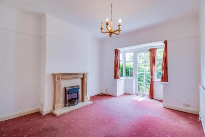 6 bed House for sale Image 7