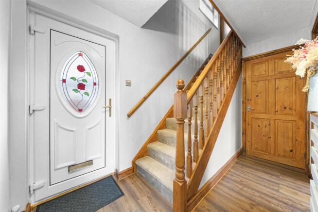 3 bed Terraced for sale Image 6